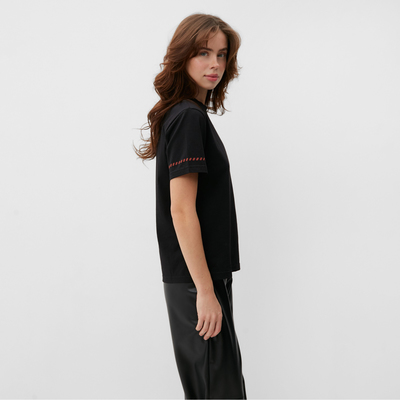 Футболка женская с красным кантом MINAKU Basic line, чёрная, размер 50
