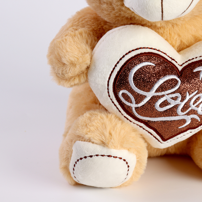 открытка медведь с сердцем - открытки валентинки
