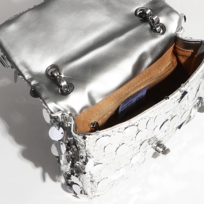 Сумка-клатч на застёжке, цвет серебряный - фото 1885903713