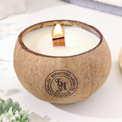 Ароматическая свеча в подсвечнике из кокоса, сладкий апельсин и лайм, соевый воск, 8×10 см, в коробке