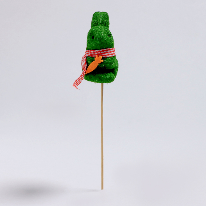 Пасхальный декор на палочке «Зайчик зелёного цвета» 5 × 6 × 24 см