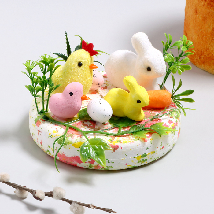 Пасхальный декор «Курочка и зайцы» 13,5 × 13,5 × 8 см - Фото 1