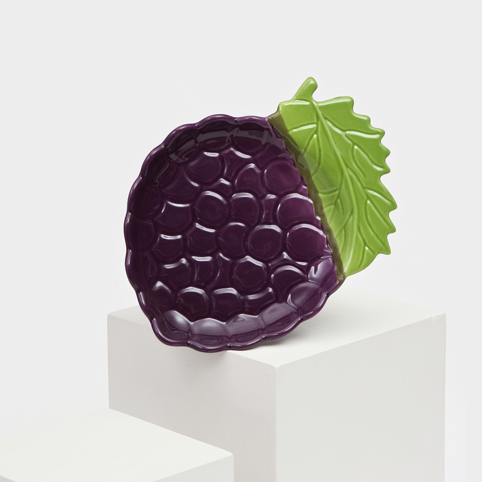 Тарелка керамическая "Виноград", плоская, фиолетовая, 25 см, 1 сорт, Иран