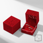 Футляр бархатный под 2 кольца «Кружево», 5,5×6×4,6 см, цвет красный - фото 9499212