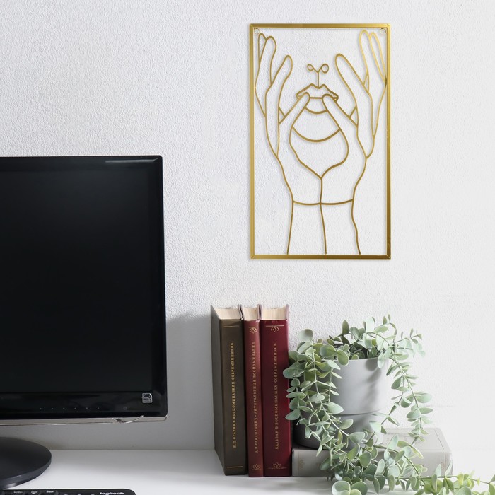 Панно интерьерное металл "Лицо и руки" золото 1х30х50 см - Фото 1