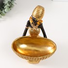 Сувенир полистоун подставка "Африканка сидит, с плетёной корзиной" золото 16х16х23 см - фото 25330164