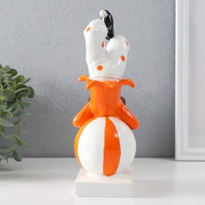 Фигурка полистоун «Клоун-акробат на шаре», бело-оранжевый, 10×9.5×23 см