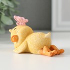 Фигурка полистоун «Спящий утёнок с бабочкой», 8.5×4×5 см - фото 24688772