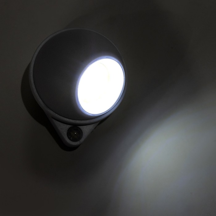Фонарь-светильник, 200 лм, COB, 3 ААА, магнит, клейкая основа, датчик движения, 7.5х9.2 см - фото 1906563335