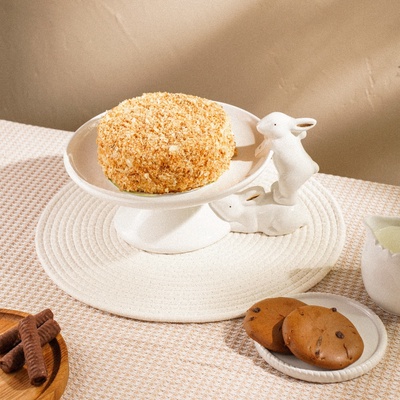 Подставка для торта и пирожных SL Home «Пасхальные кролики», 30.5×25×15.5 см, доломит, белое