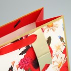Пакет подарочный с шильдиком, упаковка, «Яркий букет», 30.5 х 25.4 х 12.7 см - фото 8731908