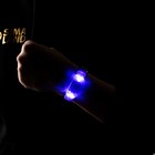 Светодиодный браслет синий, батарейки CR2016х2, свечение синее - фото 320963458