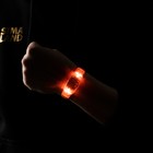 Светодиодный браслет оранжевый батарейки CR2016х2, свечение оранжевое - Фото 1