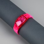 Светодиодный браслет розовый, батарейки CR2016х2, свечение розовое - фото 8732925