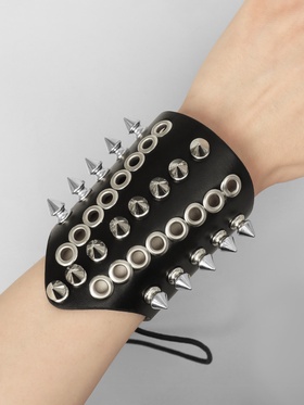 Браслет кожа «Манжета» с шипами, цвет чёрно-серебряный 10087832
