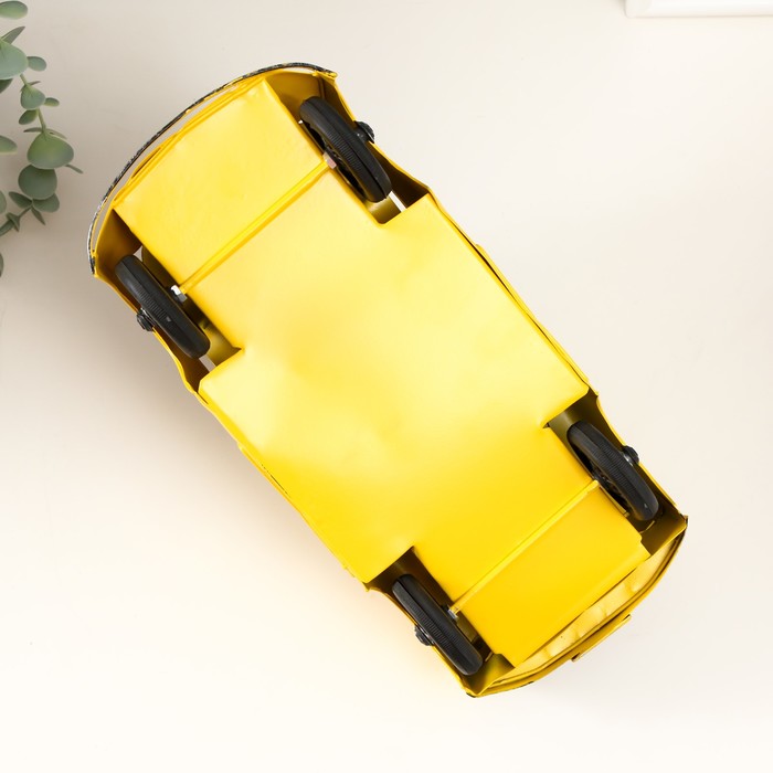 Сувенир металл "Ретро. Желтое авто" 30х13,7х17,5 см