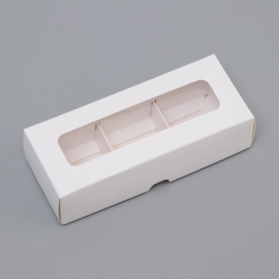 Коробка для 3 конфеты, с окном, белый 13×5×3.3 см