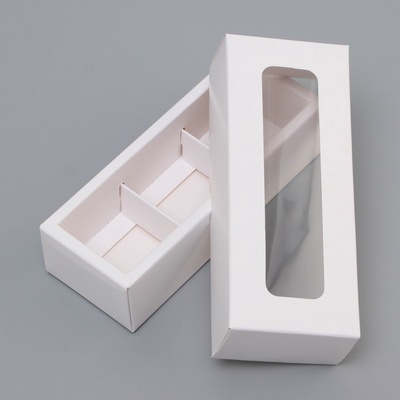 Коробка для 3 конфеты, с окном, белый 13×5×3.3 см