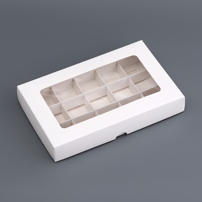 Коробка для 15 конфет, белая, 13.7×22×3.5 см