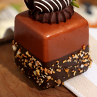 Муляж - магнит "Пирожное Магнифико" шоколад, 5х5х9см - Фото 4