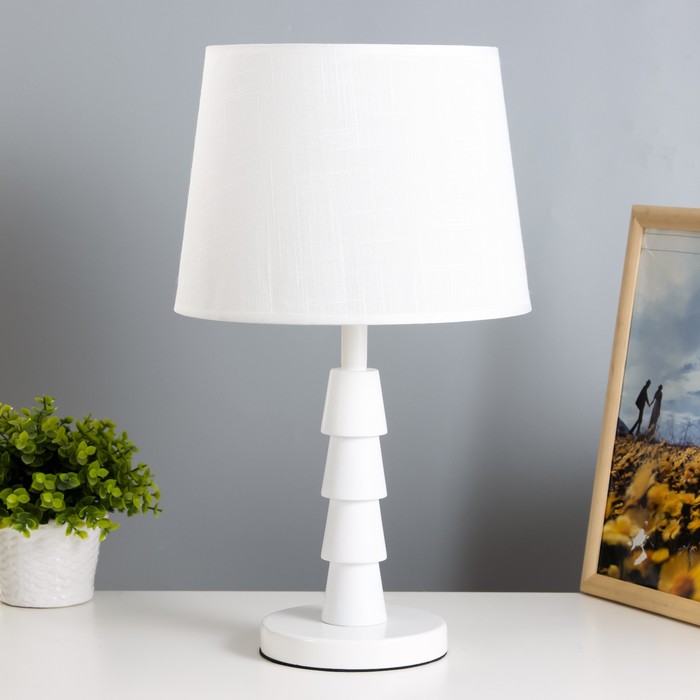Настольная лампа "Сапин" E27 40Вт белый 25х25х43,5 см RISALUX - Фото 1