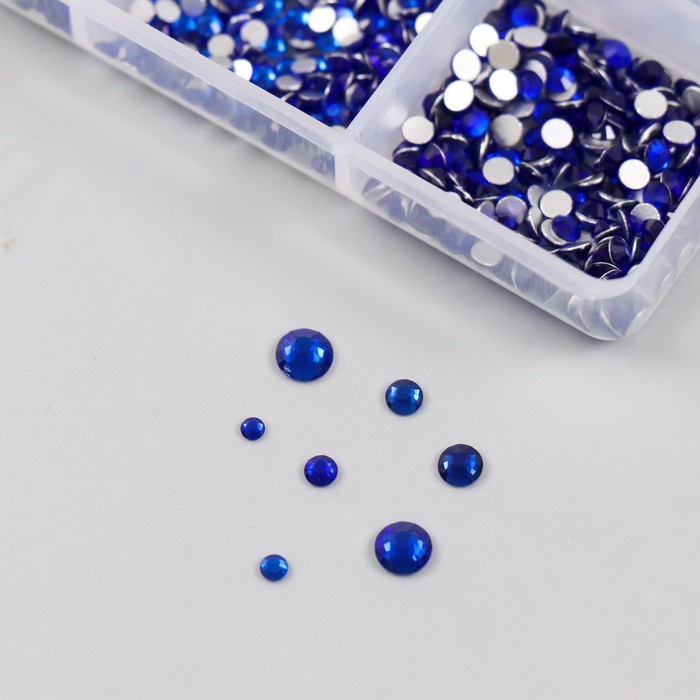Декор для творчества стекло "Стразы. Королевский-синий" d=2-4,8 мм н-р 1188 шт 6х8х1,5 см