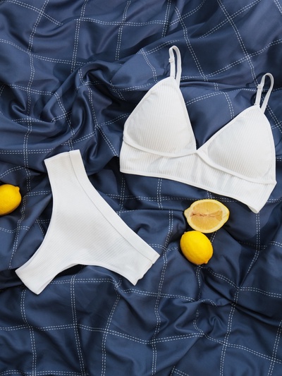 Комплект нижнего белья женский (топ, трусы) Collorista, белый, размер 46-48