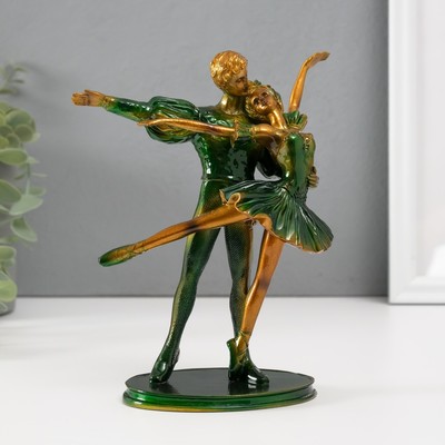 Сувенир полистоун "Балерина с партнёром в зелёном" 18х14,5х7 см