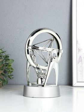 Маятник настольный антистресс «Пирамида», серебро, 10.5×12.5×19 см