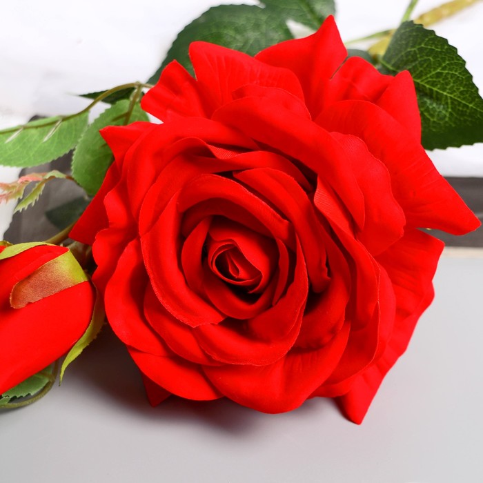 Цветы искусственные "Роза Вхите" 66 см, красный