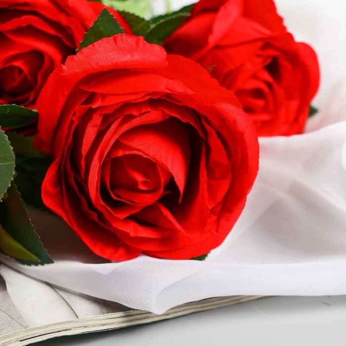 Цветы искусственные "Роза Триза" d-7 см 50 см, красный