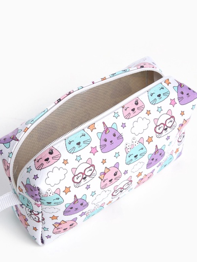 Косметичка на молнии, цвет белый