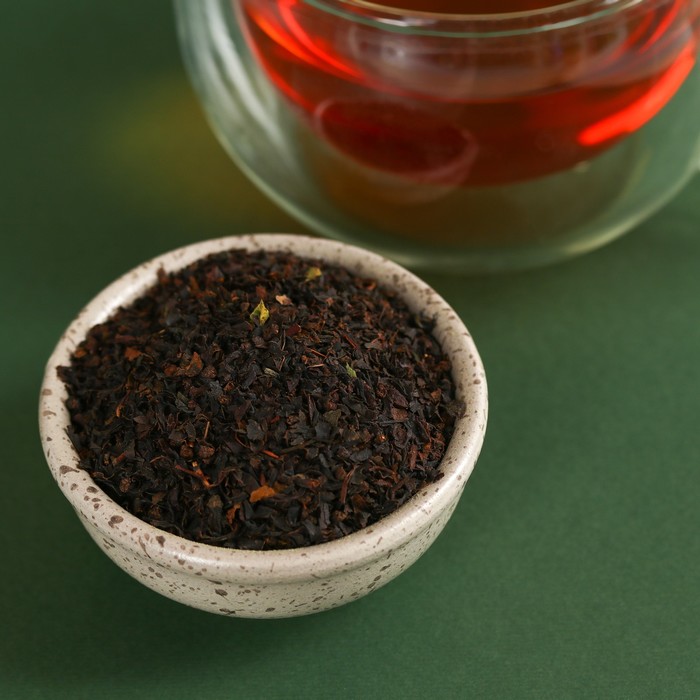 Набор «Покоряй горизонты»: чай чёрный с сушёными травами и чабрецом 50 г., шоколадные конфеты 130 г. - фото 1885956338