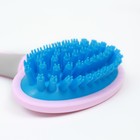 Щетка-массажер для животных с силиконовыми зубьями, средняя, 9.5×16.5 см, розовая - Фото 4
