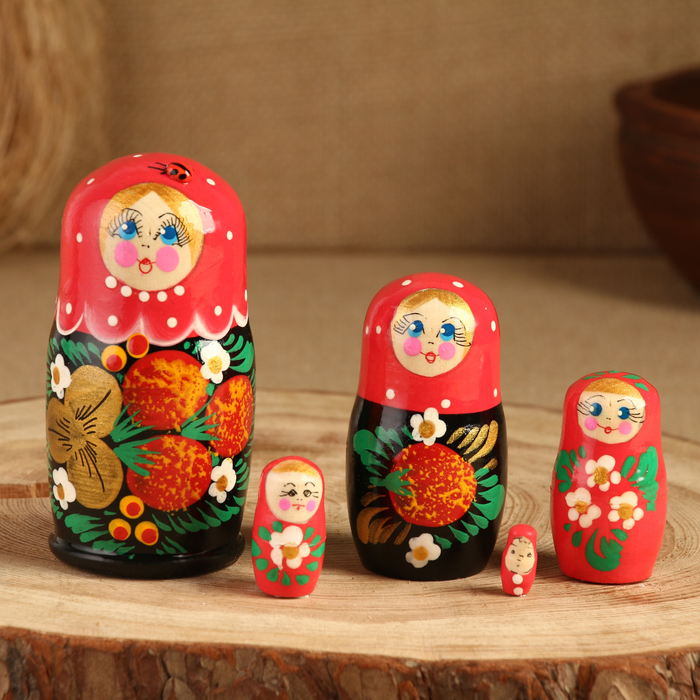 Матрёшка 5-кукольная "Праздничная красная" с божьей коровкой, 10-11 см - фото 1884505116