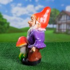Садовая фигура "Гном с грибом" 24х21х40см - Фото 2