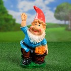 Садовая фигура "Гном-правая рука вверх" 10х13х30см МИКС - Фото 5