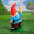 Садовая фигура "Гном-правая рука вверх" 10х13х30см МИКС - Фото 7