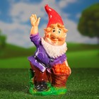 Садовая фигура "Гном-правая рука вверх" 10х13х30см МИКС - Фото 8