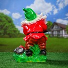 Садовая фигура "Гном-шиномонтажник" 23х31х48см - Фото 3