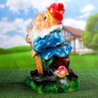 Садовая фигура "Гном-шиномонтажник" 23х31х48см - Фото 5