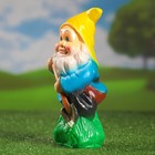 Садовая фигура "Гном-землекоп" 25см - Фото 5