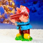 Садовая фигура "Гном с дровами" 15х20х34см - Фото 5