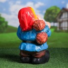 Садовая фигура "Гном-регби" 16х18х35см - Фото 6