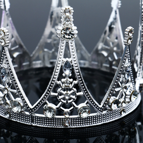 Топпер для торта «Корона с камнями», цвет серебро