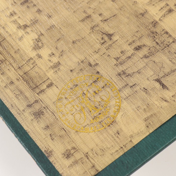 Сейф-книга дерево кожзам "Золотой павлин" тиснение, под металл 27х18х7 см