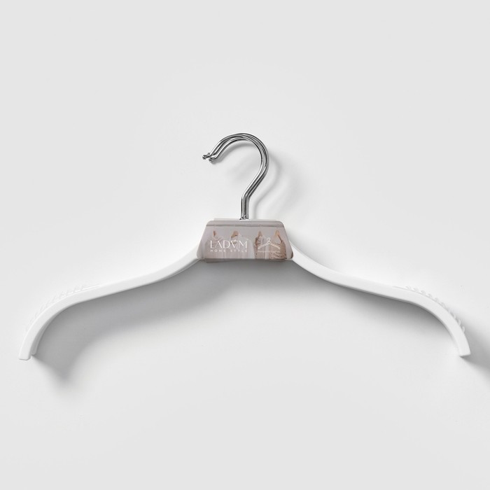 Плечики - вешалки для одежды LaDо́m, 39×1,2×19 см, набор 3 шт, антискользящие силиконовые вставки, цвет белый