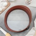 УЦЕНКА Форма силиконовая для выпечки со стеклянным дном Доляна «Круг», 25.5×7 см (от ручки до ручки 29 см), цвет коричневый - Фото 2