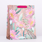 Пакет крафт "Лотосовая поляна" 26 х 32 х 12 см - Фото 1