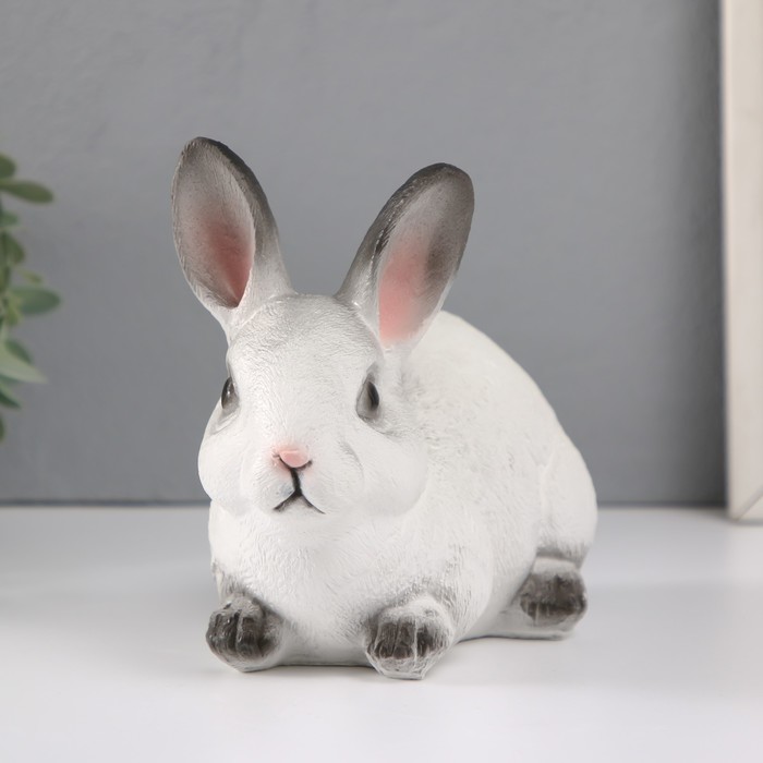 Фигурка  "Кролик №1  Белый с чёрными кончиками" высота 14 см, ширина 10 см, длина 18 см. - Фото 1